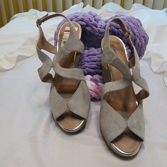 Alfani Shoes - ALFANI " PELLAE" wedge sandals